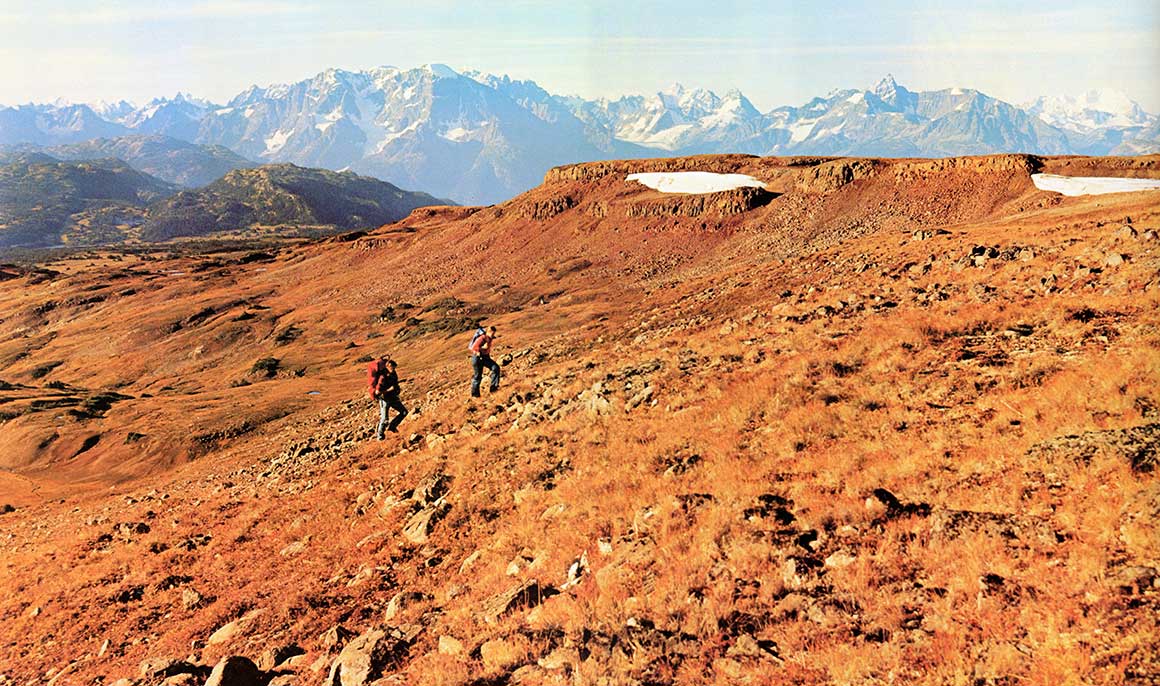 inda and Hälle Flygare hiking the Alexander Mackenzie trail