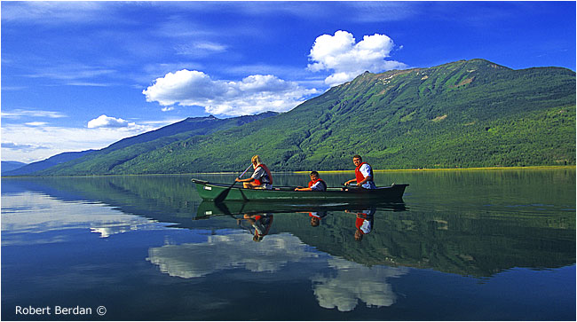Canoeing on the Arrow lakes by Robert Berdan ©