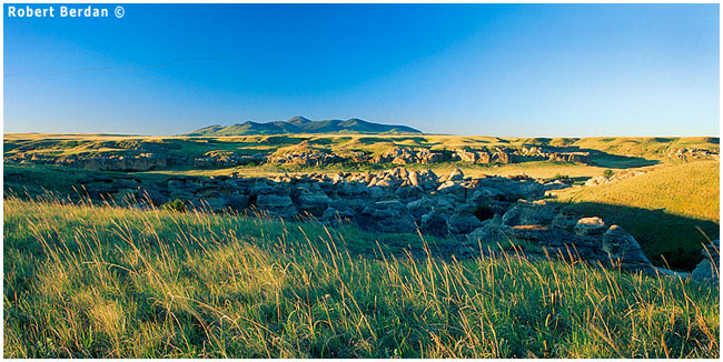 Grasslands at Writing-on-Stone provincial park by Robert Berdan ©